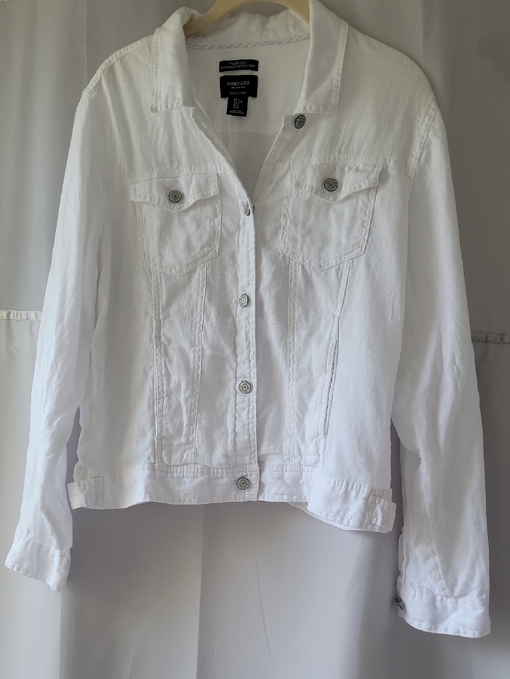 Jones & Co. White 100% Linen Jacket with Button-Front